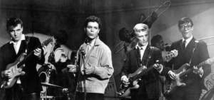 Kuvassa on Cliff Richard and Shadows. Kuvan lähde on britannica.com.