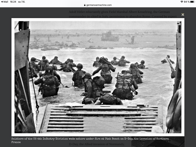 Utah -rannalla maihinnousun etujoukot tulevat. Kuvan lähde on germanwarmachine.com.