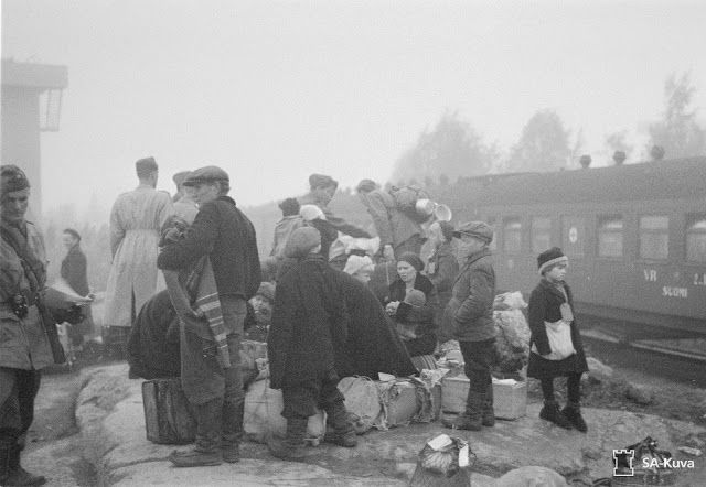 Evakot ovat saapuneet Haaparantaan 19.9.1944. Kuvan lähde: SA kuvat.