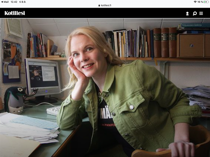 Monipuolinen kirjailija Heli Laaksonen. Kuvan lähde on kotiliesi.fi.
