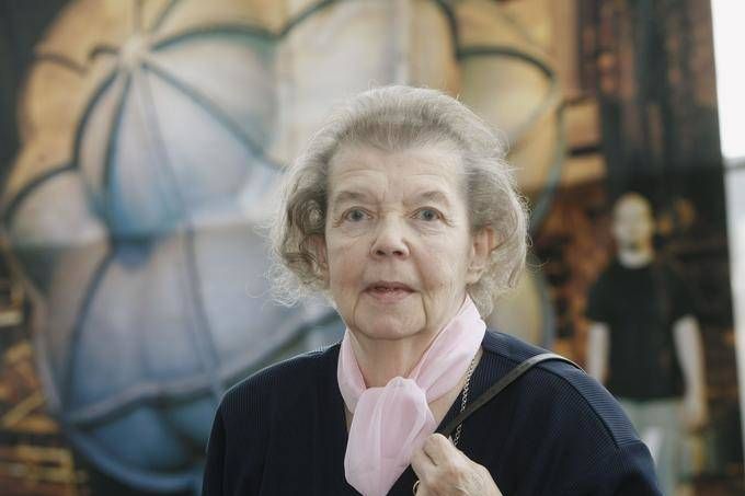 Runoilija ja suomentaja Helena Anhava. Kuvan lähde on Lehtikuva/Marja Airio.
