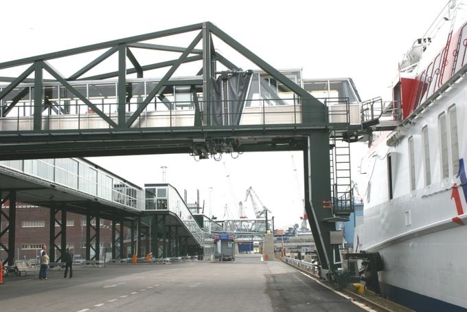 Maihinnoususilta 1. Kuvan lähde on lohkoasennus.fi.