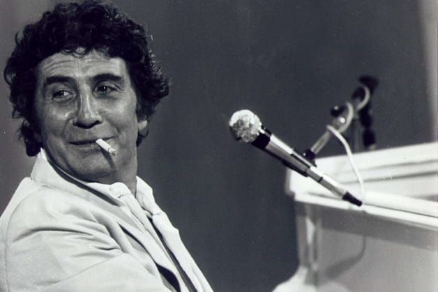 Gilbert Bécaud. Kuvan lähde on journaldesfemmes.fr.