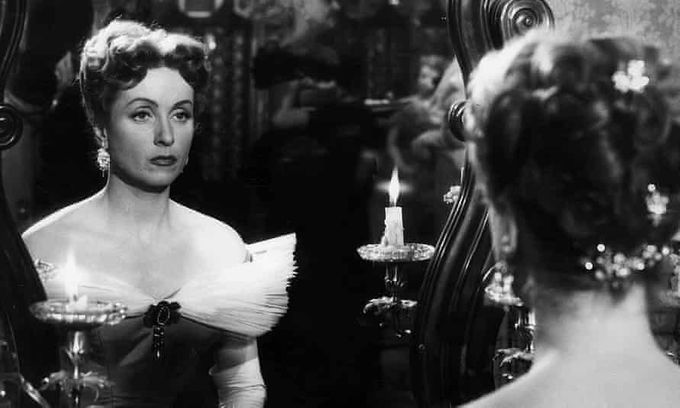 Danielle Darrieux elokuvassa ”Madame de …”. Kuvan lähde on Indusfilm/Kobal/Rex/Shutterstock.