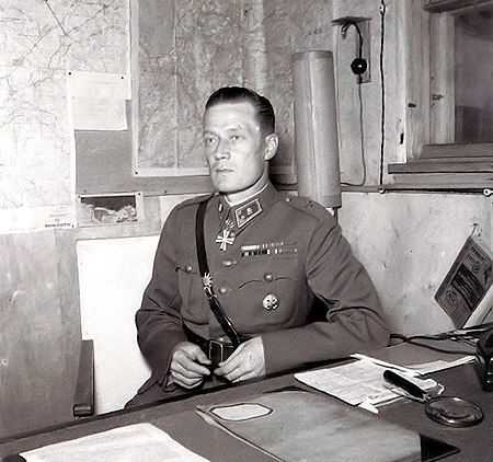 Kustaa Tapola. Kuvan lähde on Wikipedia.
