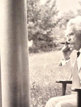 Kuva 3. Kirjailija Mark Twain. Kuvan lähde on monadnockcenter.org.