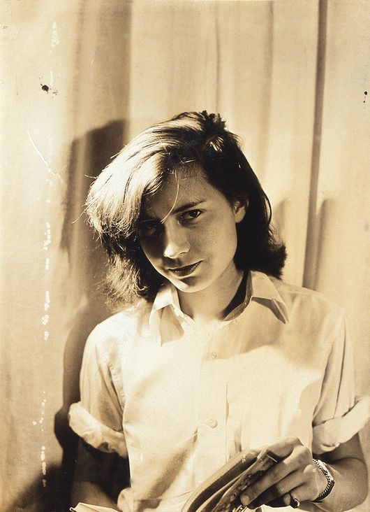 Kuva 2. Kirjailija Patricia Higsmith (nuorena). Kuvan lähde on theberkshireedge.com.