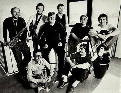 Kuva 2. Jukka Linkola Octet -yhtye. Kuvan lähde on music.metasin.net.